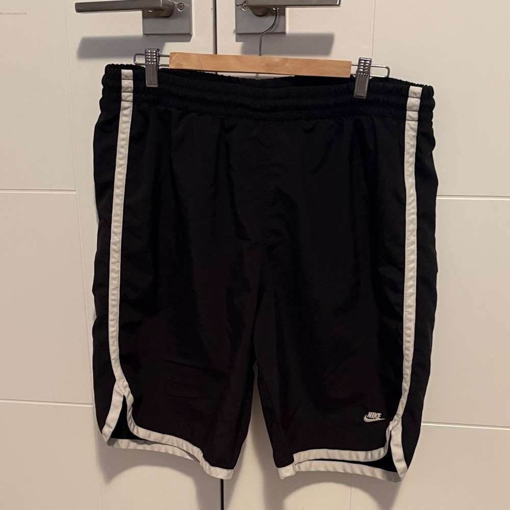 Nike Men's Black Shorts with White Trim Mens Large